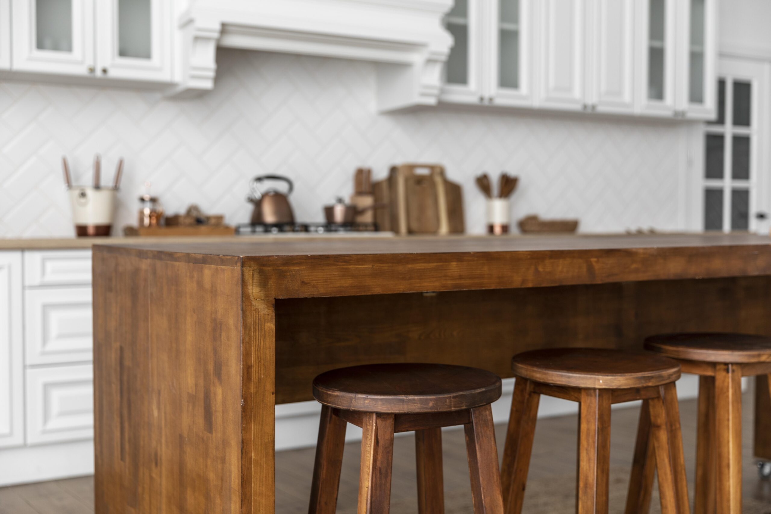 wooden-table-and-chairs-in-kitchen